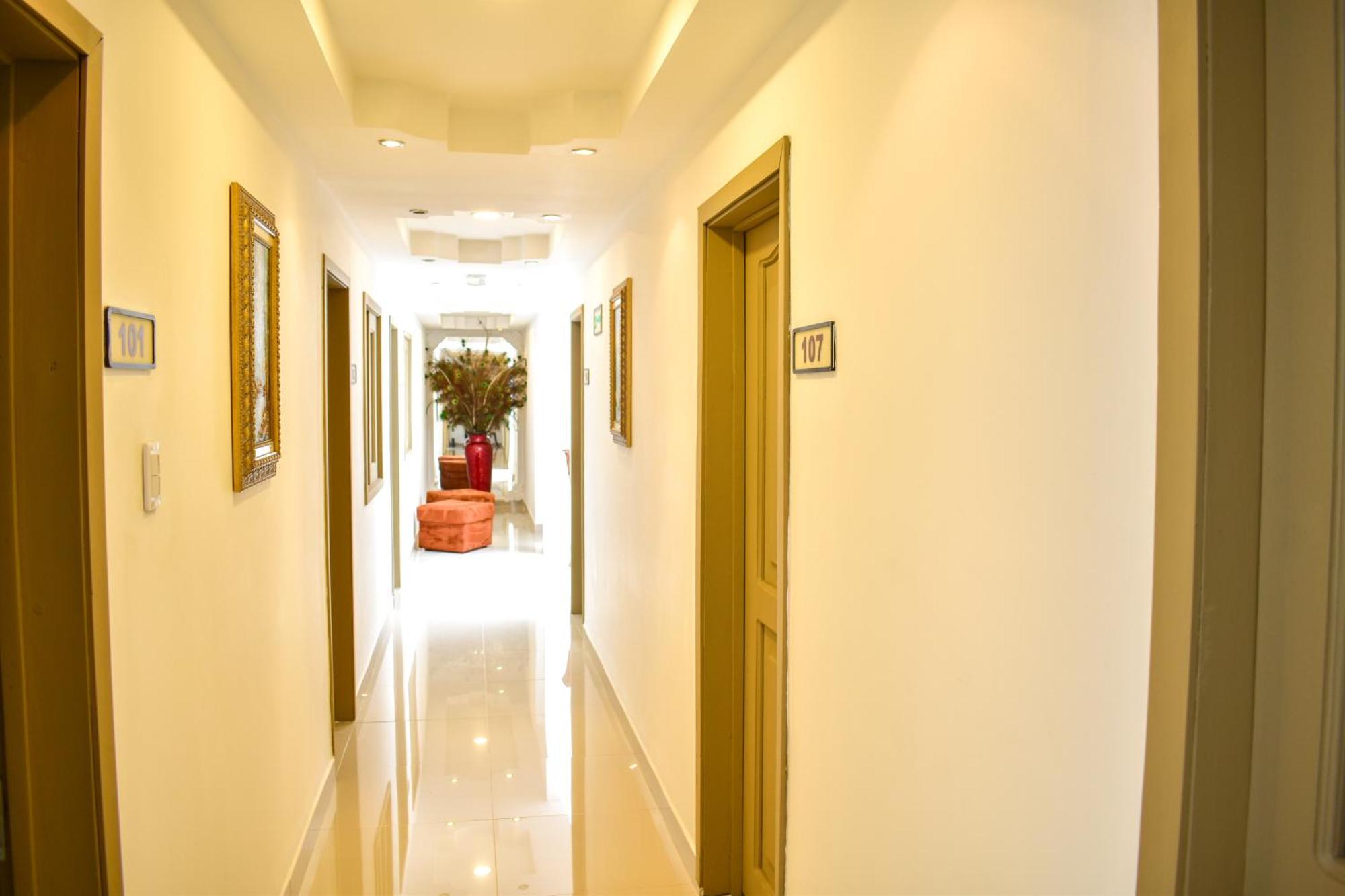 Hotel Cafe Cafe Avenida อาร์เมเนีย ภายนอก รูปภาพ